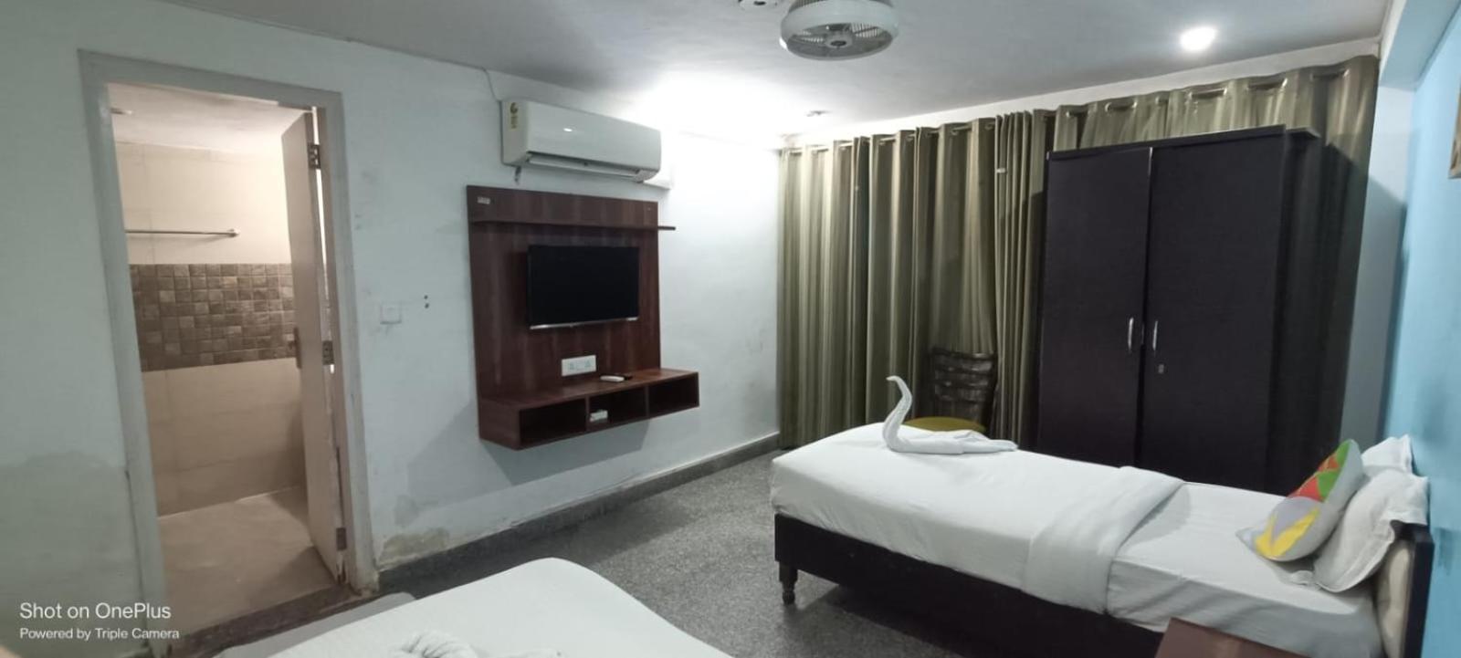 Nuab House - Near Fortis, Max, Medanta, Paras Hospitals And Huda Metro 구르가온 외부 사진