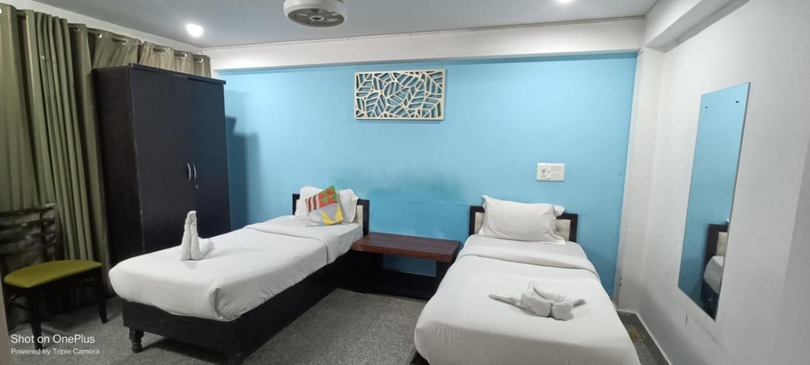 Nuab House - Near Fortis, Max, Medanta, Paras Hospitals And Huda Metro 구르가온 외부 사진